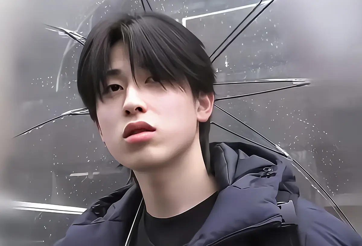 日本帅哥jukiya雨中撑伞采访刷屏-三部曲全网封神免费超清完整版-武生鸿翔打伞街头采访三部曲速看