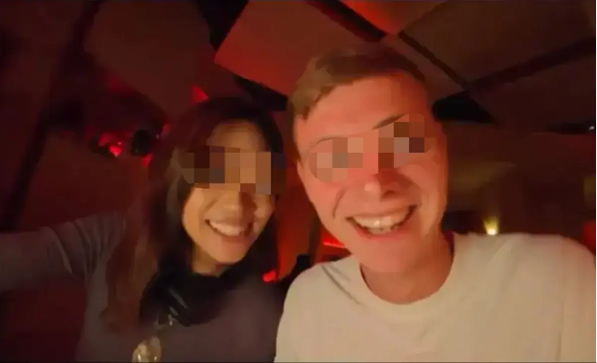 《西安麻辣烫女孩》HD高清完整版在线看-海外UP主西安夜游意外纪录《西安麻辣烫女孩》全片首次公开-藏着古城最暖烟火