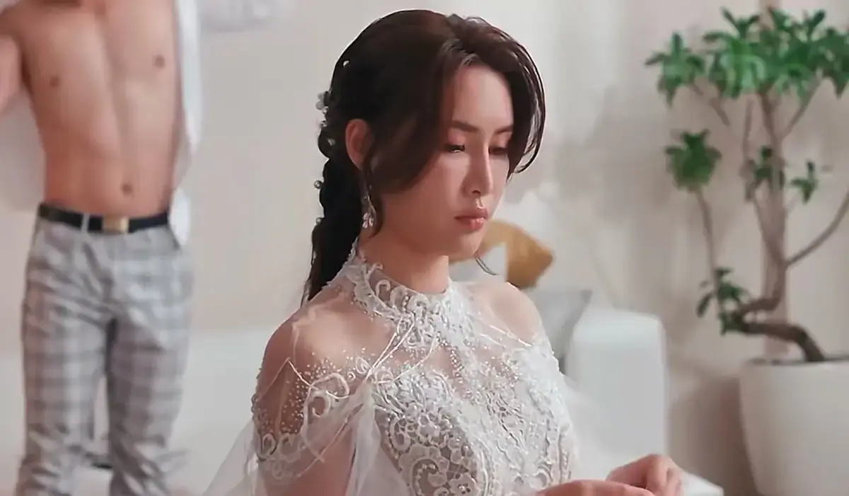 《小凤新婚》完整版上线-苏畅艾熙主演全程无删减-高清画质免费放送无需会员-小凤新婚全集无套路云端秒存即看