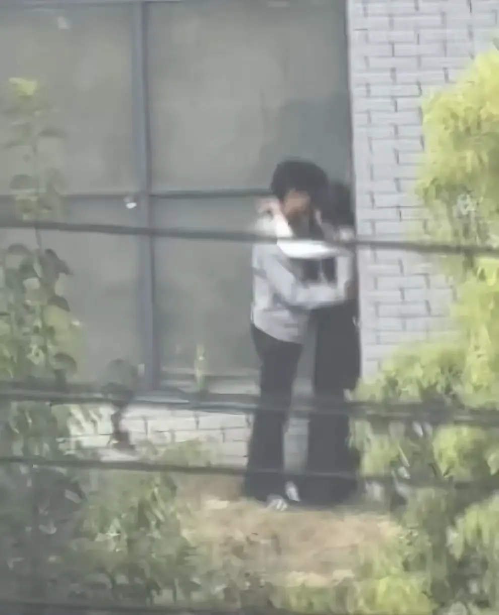 《蚌埠职教园情侣野外视频》资源下载-原生态高清视频免费看完整版-蚌埠职教园情侣野外视频事件后续限时抢先鉴赏